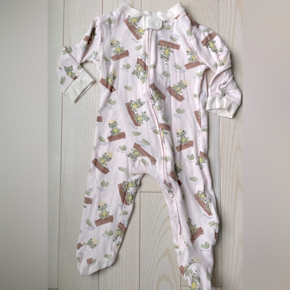 Burt's Bees Baby Zip-up Footed Sleeper; Frog Prince Pink